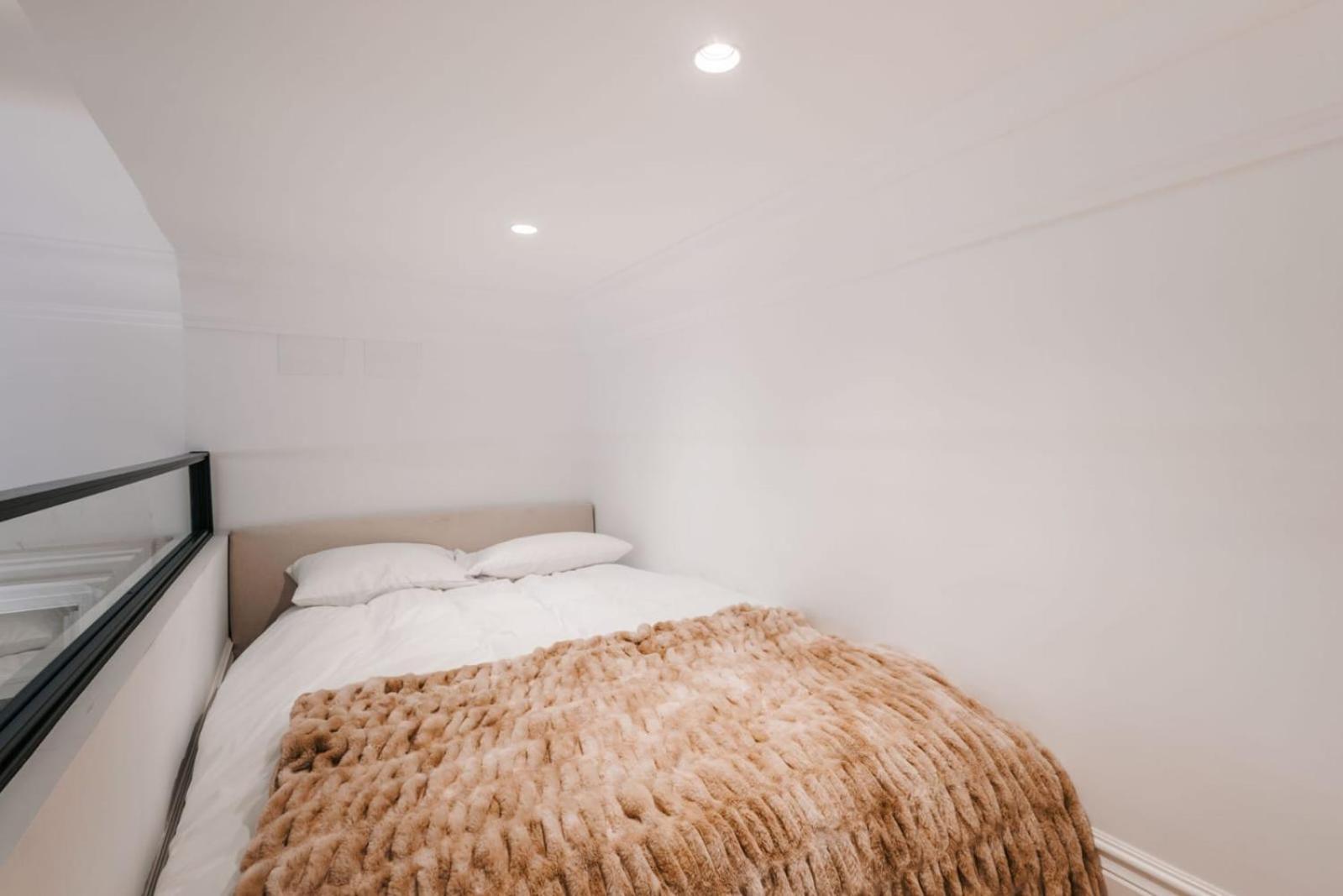 Stunning Apartment Near Gran Via Metro Madri Exterior foto